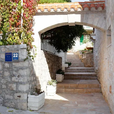 Ferienhaus Cypress House Bol