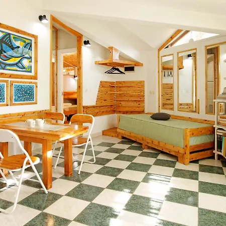 Cypress House Ferienhaus *